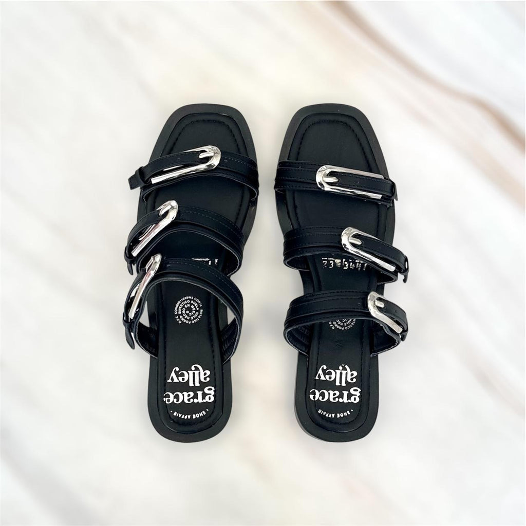 Sandalia de tres hebillas 3441
