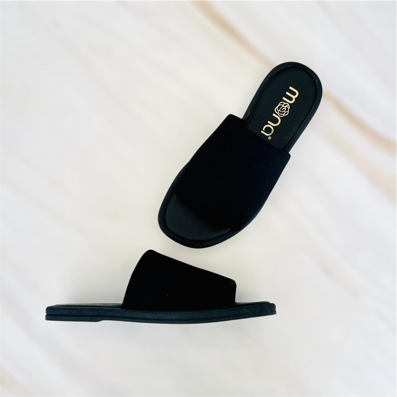 Sandalia negra 1303