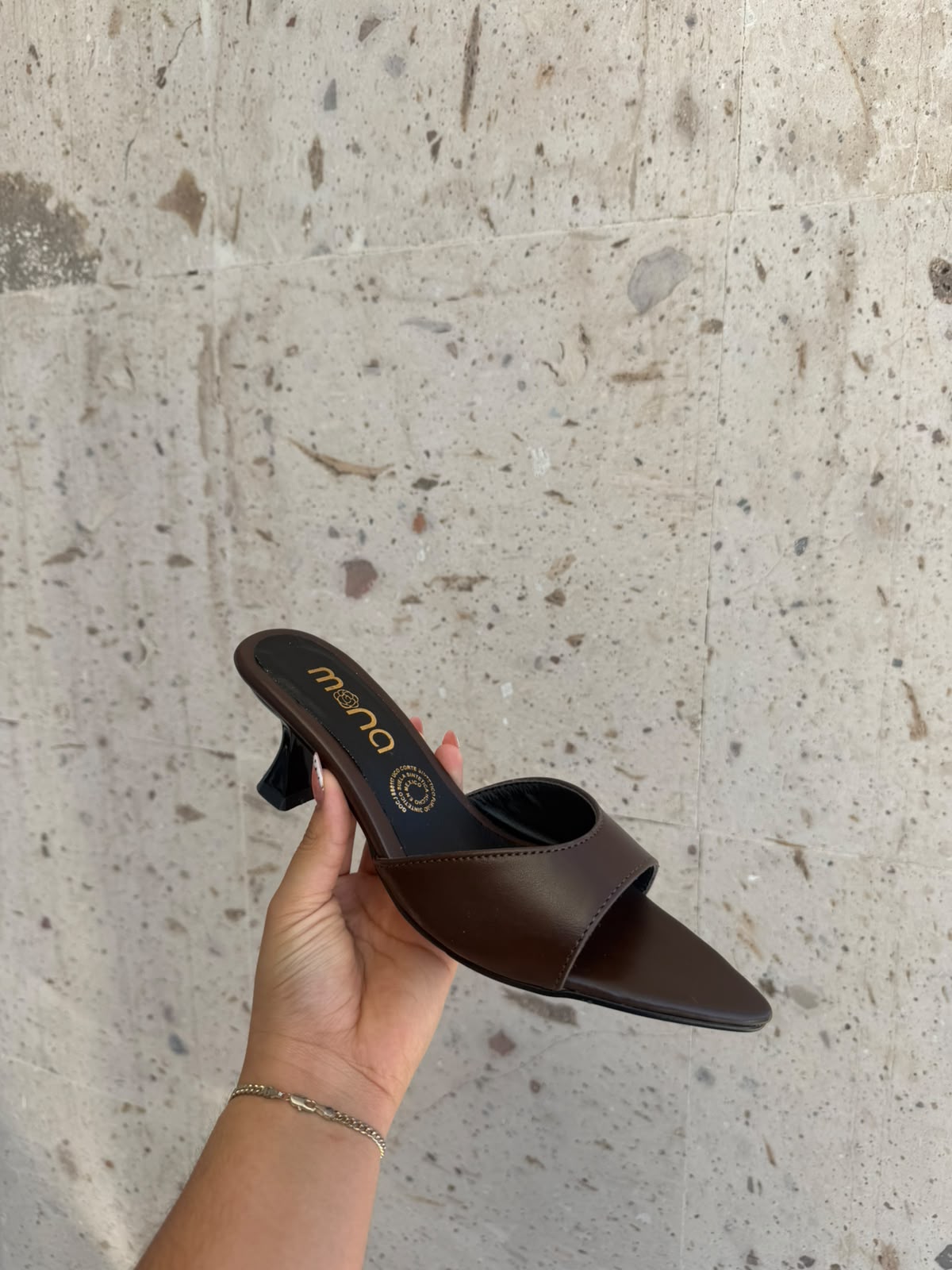 Zapatilla abierta y tacón bajo 1505