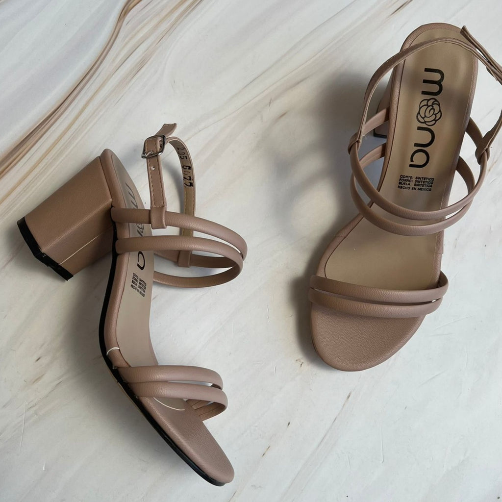 Zapatilla de tacón cuadrado y tiras 6077