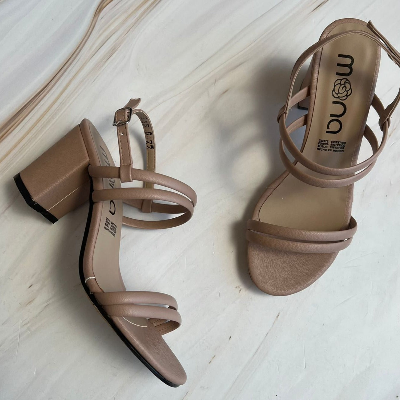 Zapatilla de tacón cuadrado y tiras 6077
