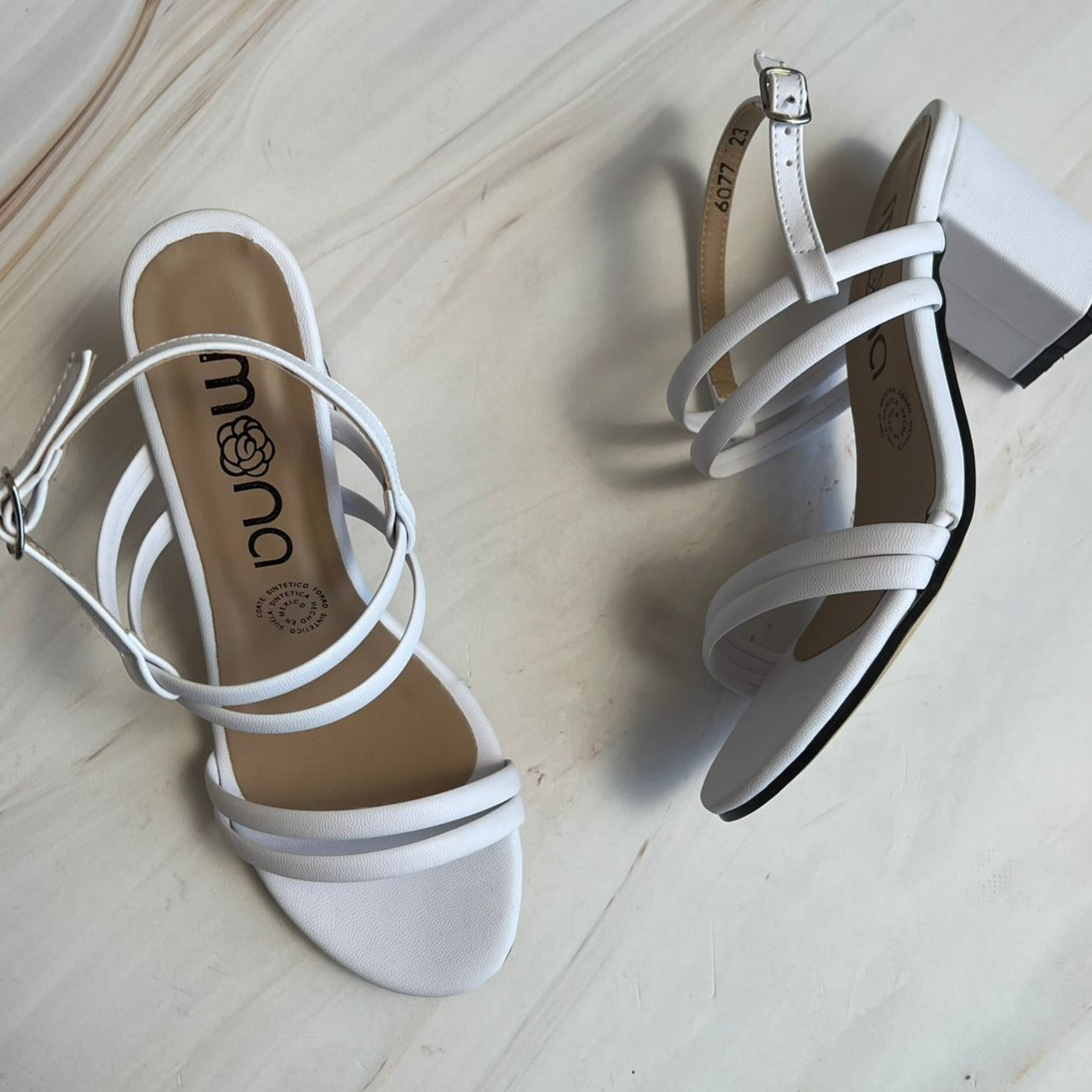 Zapatilla de tacón cuadrado y tiras 6077