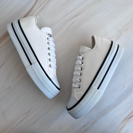 Tenis tipo piel con cordones 880